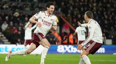 Premier League: Arsenal natiahol víťaznú sériu a upevnil si post lídra. Aston Villa predstihla „Citizens“