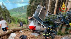 Pád lanovky v Taliansku: Jedno z detí v nemocnici zomrelo, nešťastie má už 14 obetí