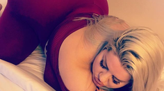 Chcela vyzerať ako Kim Kardahisan. Namiesto zadku má kombajn