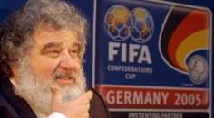 Bývalý vysoký funkcionár FIFA priznal úplatky pri MS 1998 i 2010