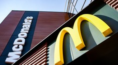 Neuveriteľný pôrod: Žena priviedla na svet dieťa na toalete rýchleho občerstvenia. Pomohli jej zamestnanci