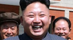 Kim Čong-un dal zavraždiť svojho zhýralého brata. Zabili ho dve agentky