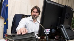 Kaliňák sa lúčil vo veľkom: Zamestnancom a policajtom dal 400-eurové odmeny