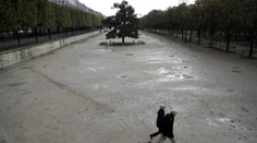 V Paríži a ďalších ôsmich mestách nariadili nočný zákaz vychádzania