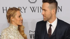 Najkrajší pár Hollywoodu? Na červenom koberci mohli na sebe oči nechať