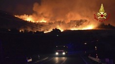 Juh Talianska sužujú ničivé požiare. O život prišli traja ľudia