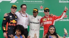 Hamilton ovládol aj VC Brazílie, Mercedes v predstihu získal pohár konštruktérov