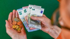 Pracovali do 86 rokov a dnes berú vyše 12-tisíc eur mesačne. Poľsko odhalilo rekordné dôchodky