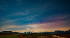 Nebeské divadlo prekvapilo. Dych berúcu polárnu žiaru videli Slováci aj z vlastného dvora