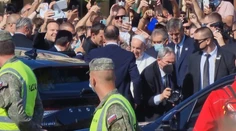 VIDEO: Pápež František šokoval. Nečakane zastavil kolónu, aby pozdravil rodiny s deťmi