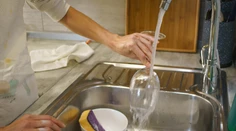 On zarábal, ona sa starala o domácnosť. Muž musí exmanželke vyplatiť 200-tisíc eur za domáce práce