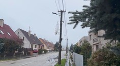 Výzdobu stačí len zapnúť. Ukážeme vám slovenskú obec, ktorá je na Vianoce pripravená celý rok