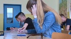 Gymnáziá majú problém. V ich laviciach sedia aj tí, ktorí na to nemajú