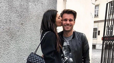 Leoš Mareš požiadal priateľku o ruku. Zo zásnubného videa budete dojatí