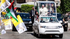 Pápežov papamobil dostane nové poslanie. František to stihol požehnať ešte pred smrťou