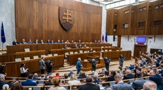Začala sa schôdza parlamentu, OĽANO navrhuje odmenu za účasť na parlamentných voľbách