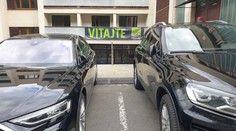 OBRAZOM: Grilovačka, wellness, pingpong ale aj porada k voľbám a riešenie problémov. To všetko stíha OĽANO na teambuildingu