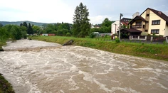 Na severe hrozia povodne z dažďa, v dvoch krajoch platí výstraha 2. stupňa