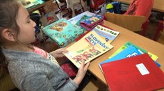 Koniec zbierkam na učebnice? Rodičia už možno nebudú platiť za knihy
