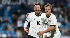 EURO na Slovensku tlieskalo prvému hetriku. Česi nestačili na najväčšieho favorita, Holanďania ratovali bod