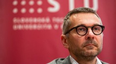 Dekan fakulty informačných technológií STU zostáva vo funkcii, rozhodol akademický senát