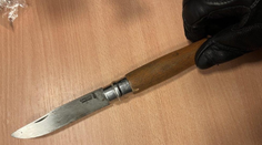 Dráma v Bratislave. Muž s nožom sa vyhrážal v električke cestujúcim