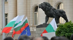 Obľúbenú krajinu Slovákov roky zmáha politický pat. Čomu čelí jeden z najproruskejších štátov EÚ? (+reportáž)