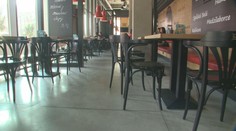 Firmám dražie elektrina aj so štátnou dotáciou. Môžu za to distribučné poplatky