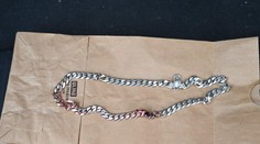 Život mu zachránila retiazka. Vystrelená guľka by inak skončila v jeho krku