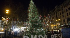 Budapešť: Evakuovali ľudí z vianočného trhu pri Bazilike sv. Štefana