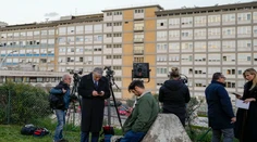 Stav pápeža Františka sa zlepšuje. Dokonca už aj pracuje z nemocnice