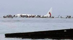 V Mikronézii sa zrútilo lietadlo do mora, všetkých 47 pasažierov zachránili