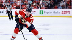 VIDEO: Toto NHL vari ešte nevidela. Vandalizmus priamo na ľade? Marchand opäť vypustil tigra z klietky