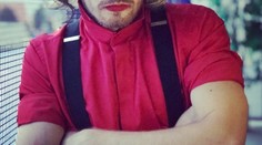 Uhádnete, kto to je? Herec z Oteckov ukázal druhú tvár