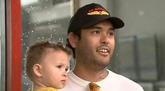 VIDEO: Prvý let nováčika sa zmenil na drámu. Omdlel mu inštruktor, no on takto pristál