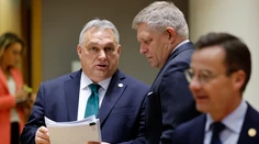 Slovensko, Maďarsko a Česko nebudú ručiť za pôžičku Ukrajine. Podľa Orbána Európu privedie bližšie k vojne