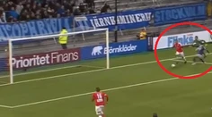 VIDEO: Defenzívny zákrok roka alebo neschopnosť útočníka?