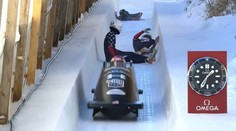 VIDEO: Na štarte nechal kolegov, no náročnú situáciu zvládol. Američania sa postarali o kuriozitu