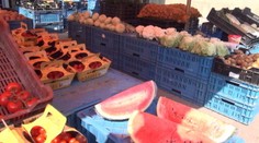 V Ilave zúri neľútostný boj medzi predavačmi jahôd. Jedného obliali horľavinou