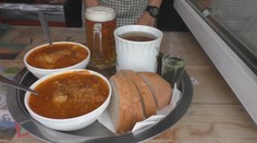 Na Štefáničke pod Ďumbierom podávajú tradičné pochúťky inak než inde