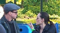 Karta sa obrátila. Angelina ešte nepodpísala rozvodové papiere, Brad zúri