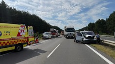 Vážna dopravná nehoda na diaľnici D2. Zasahoval vrtuľník