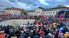 Pred Prezidentským palácom protestovali proti súčasnej vláde