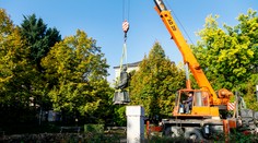 Mesto odstránilo pomník vplyvného komunistu