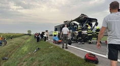 Polícia začala trestné stíhanie v súvislosti s tragickou nehodou autobusu a kamióna pri Drienovci