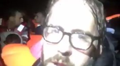 Reportér si vyskúšal plavbu s utečencami. Takmer prišiel o život