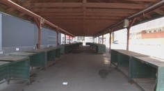 Trhovníci majú zeleninu na predaj, no trhy musia ostať zatvorené. Opatrenia sa im nepáčia