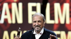 Zomrel francúzsky scenárista Jean-Claude Carriere (†89), spoluautor diela Neznesiteľná ľahkosť bytia