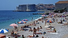 IS sa vyhráža ďalšími útokmi. Terčom môže byť aj obľúbené dovolenkové miesto Slovákov