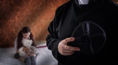 Pedofili v radoch francúzskej katolíckej cirkvi sexuálne zneužili vyše 216-tisíc detí